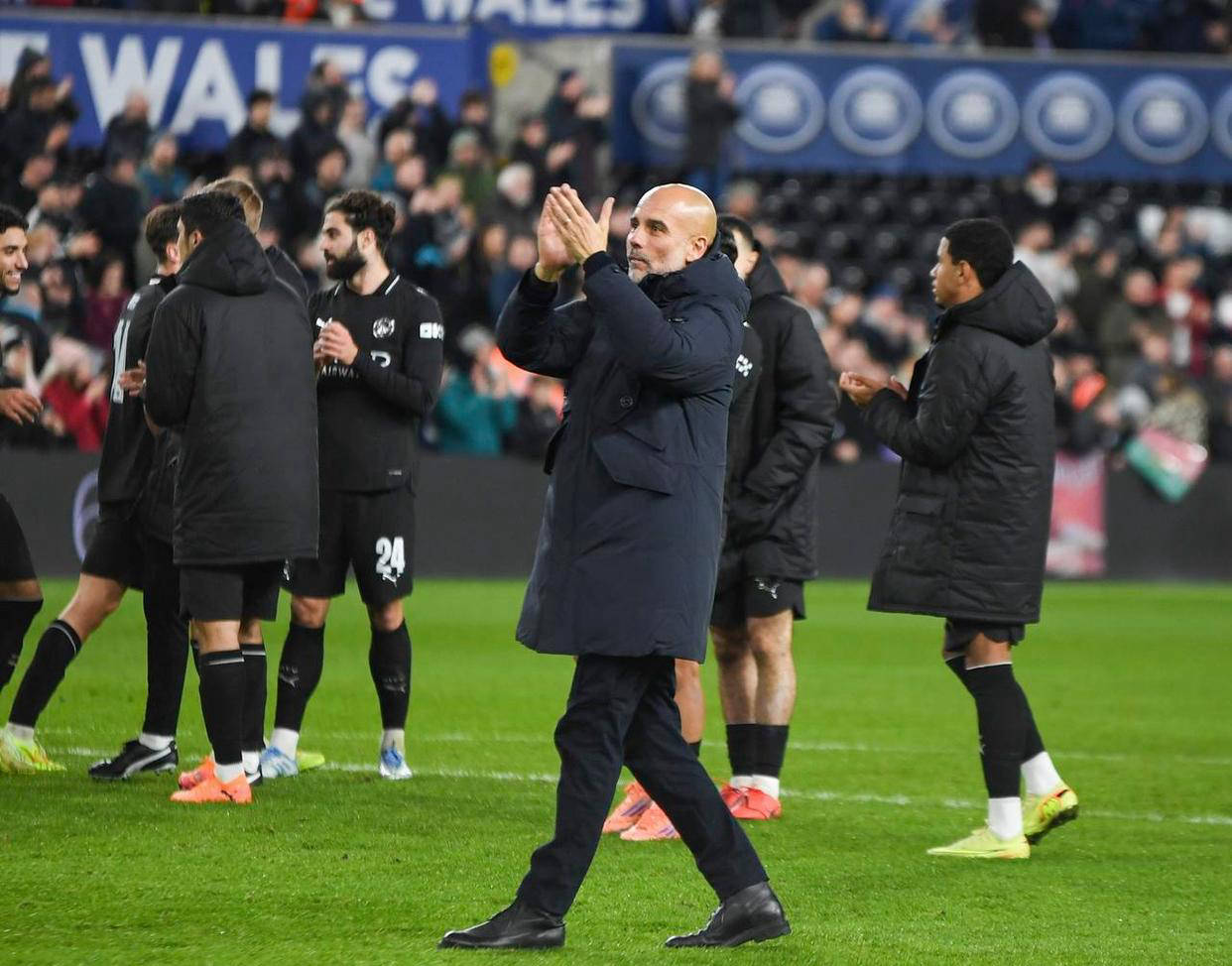 赛前英超传出新动向；AC米兰战术微调；管理层表态——压力陡增；训练强度明显提升的简单介绍