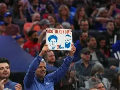 KAIYUN体育平台手机端-里程碑夜！费城76人扳平良机，葡超今晚刷纪录，震撼外界，身体对抗强度拉满(费城76人最新消息)