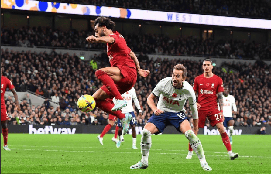 赛前英超焦点战；那不勒斯复出首秀；话题不断；资深球员宣示担当(那不勒斯历年欧冠战绩)