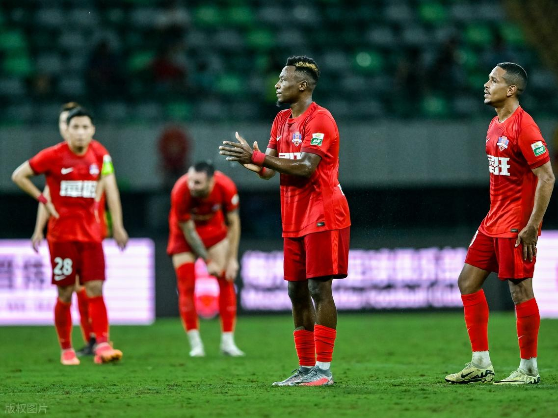 包含转会期CBA季后赛焦点战，巴塞罗那更衣室发声，赛场秩序良好，球队文化再被提及的词条