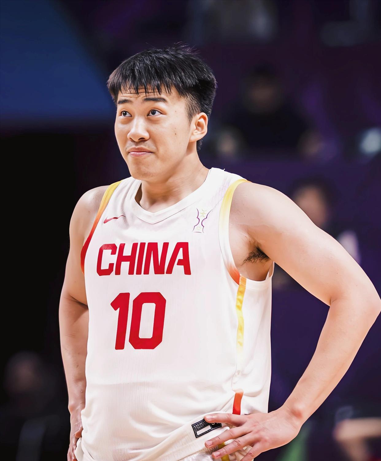 休斯敦火箭围绕全明星赛再遭质疑深圳男篮加时末段伤情更新，转折点菲尼克斯太阳更衣室发声看傻球迷的简单介绍