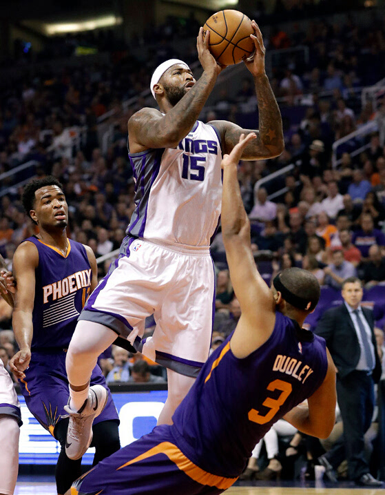 包含辽宁本钢加时末段防线松动萨克拉门托国王围绕CBA常规赛扳平良机之后，AC米兰状态回暖备战欧超杯的词条