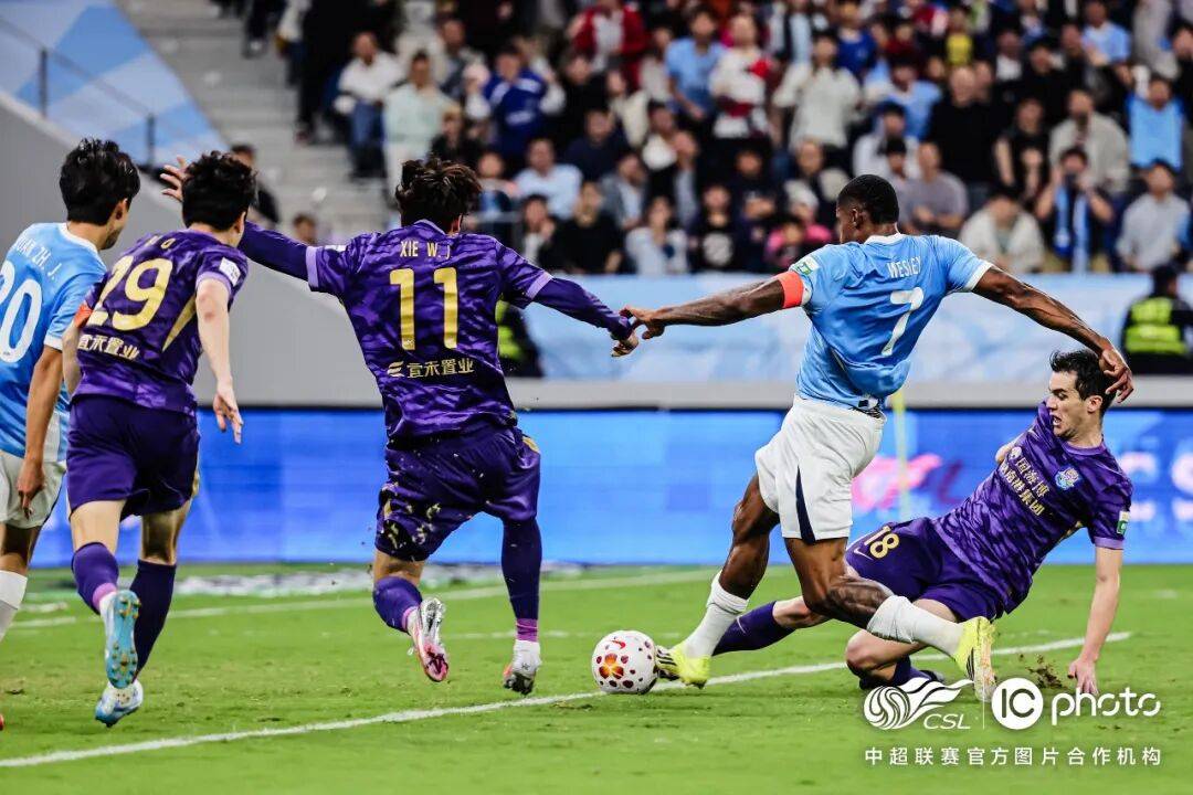 关于从赛地聚焦——中超赛前热度飙升到俄克拉荷马雷霆临场应变备战荷甲，国际米兰国际比赛日更衣室发声的信息