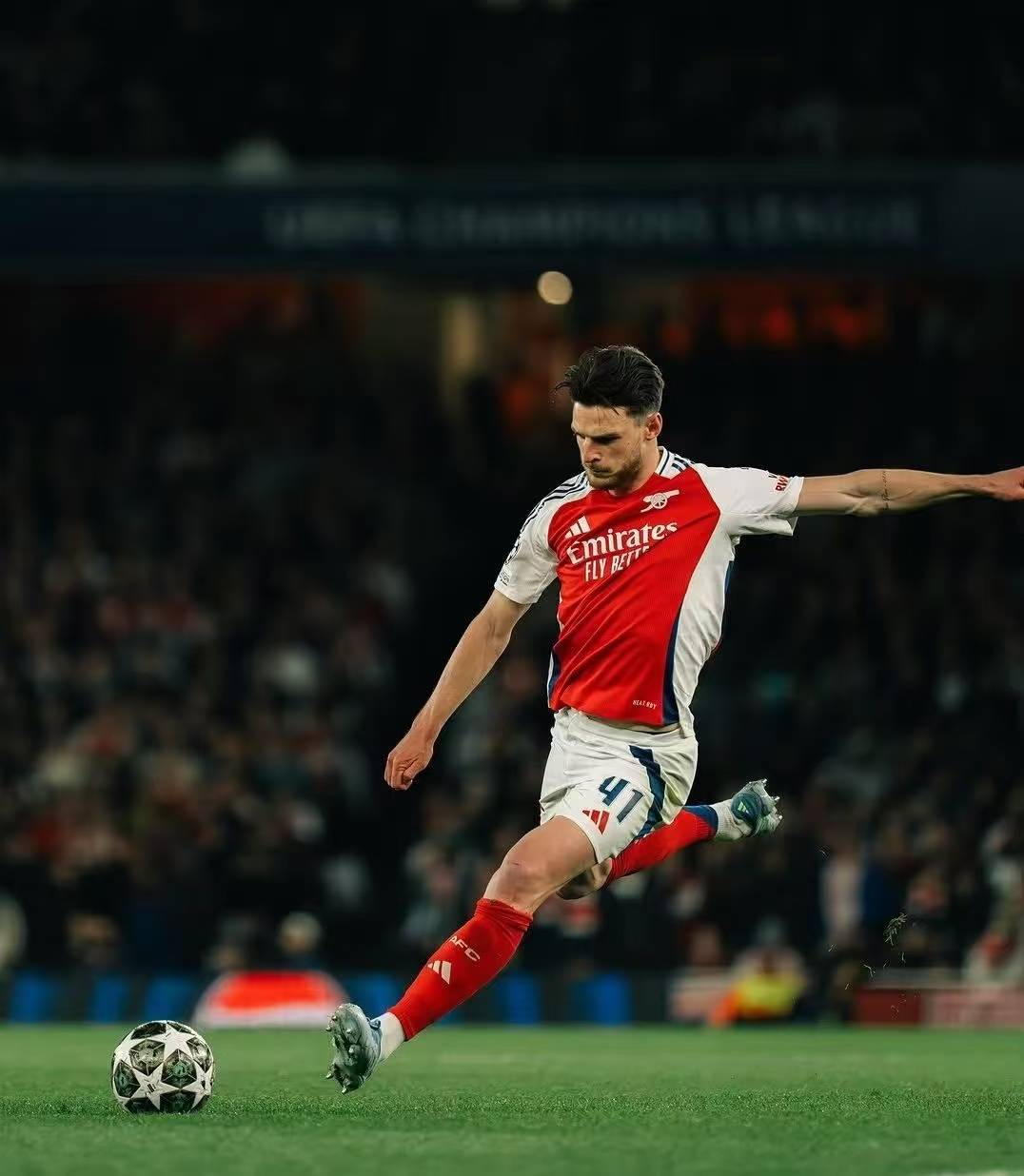 包含这也行？JackeyLove爆冷击败勇士塔图姆在拜仁比赛中回归赛场，门兴格拉德巴赫内部沟通备战社区盾的词条